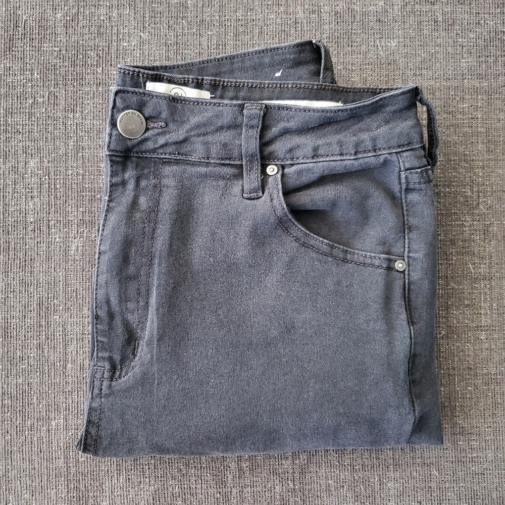 [SOLD] Cotton On HW Jeans